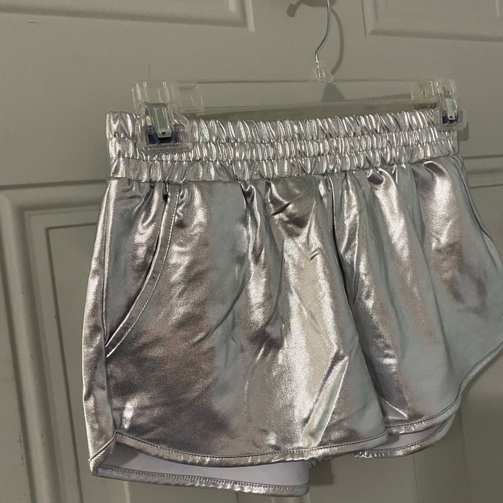 Pumpkino silver shorts juniors large - Picture 4 of 9